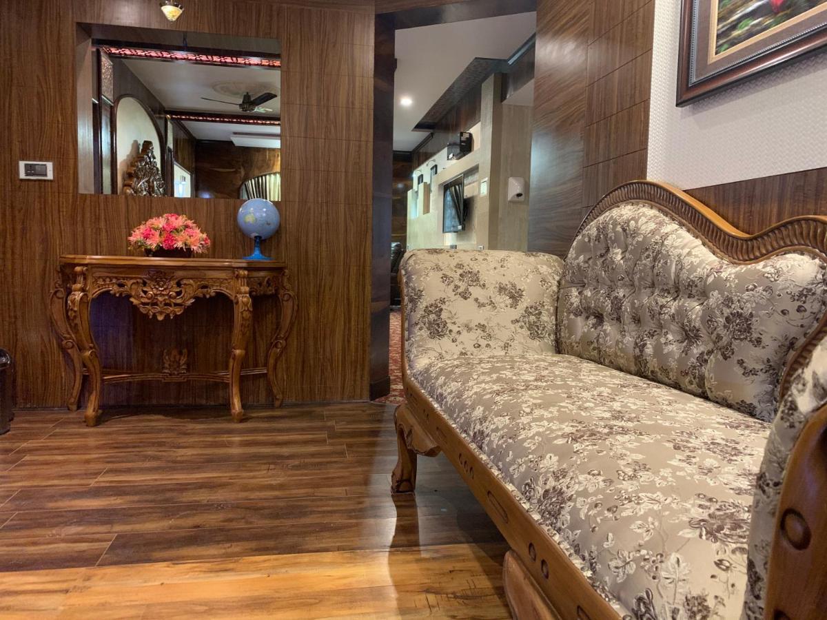 Beverly Villa 乌提 外观 照片