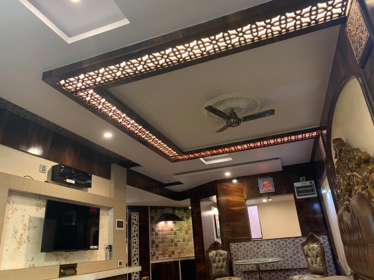 Beverly Villa 乌提 外观 照片